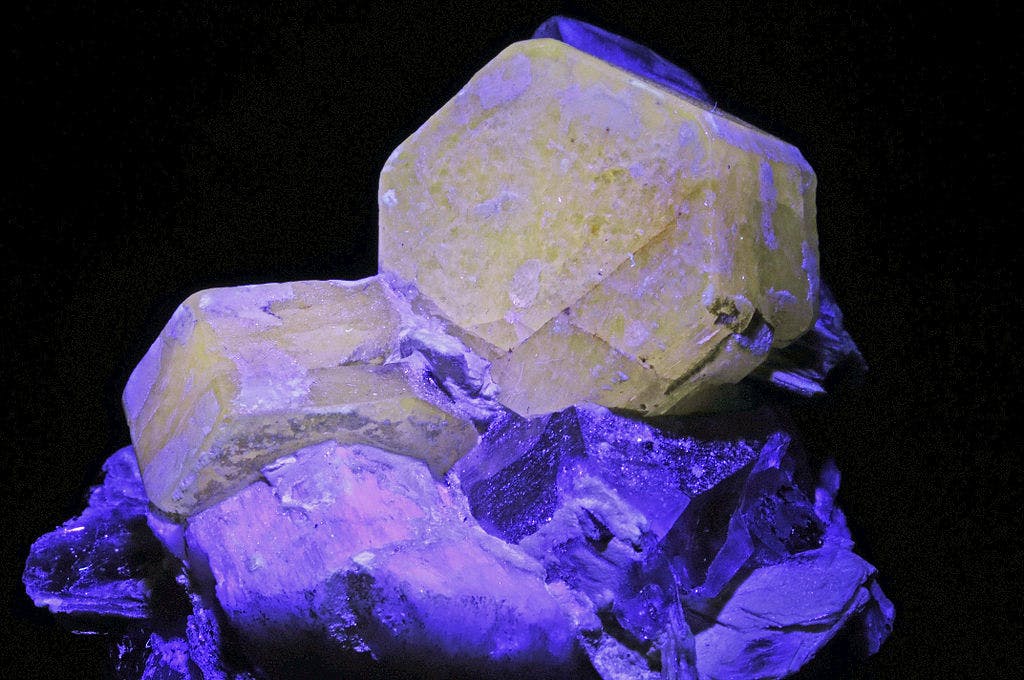 What is Gemstone Luminescence?