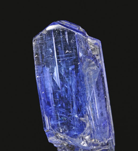 Tanzanite - Cutting rough stones