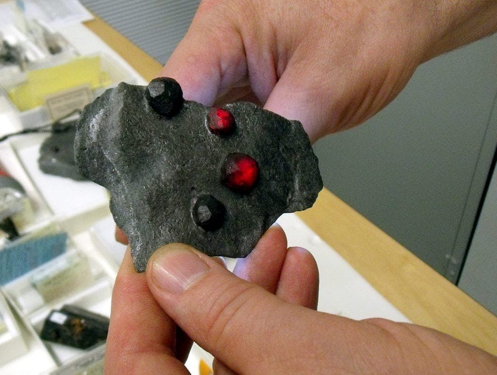 garnets in graphite matrix